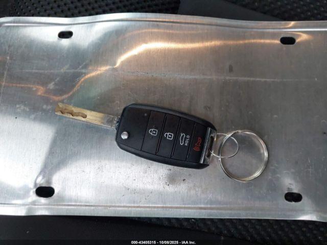 Kia Optima Lx Image 16