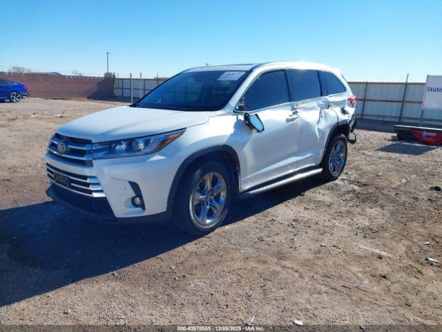 Toyota Highlander Limited Platinum Image 6
