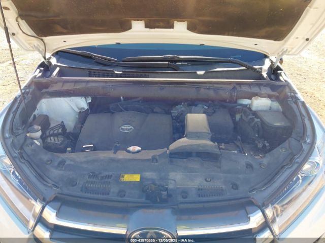 Toyota Highlander Limited Platinum Image 3