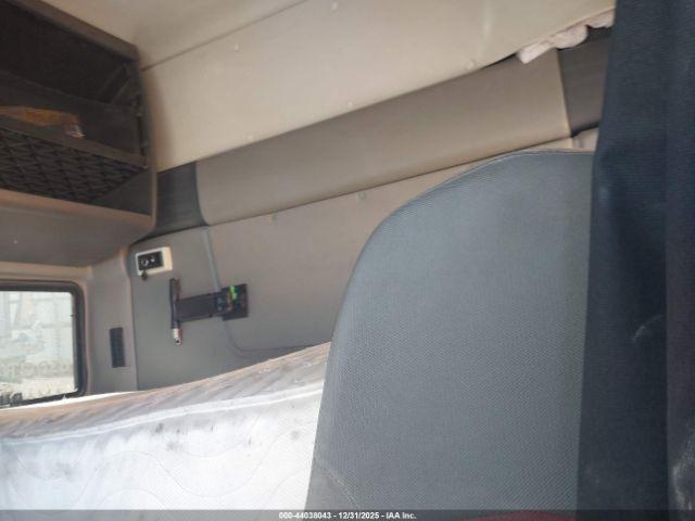 International Prostar+ Image 3